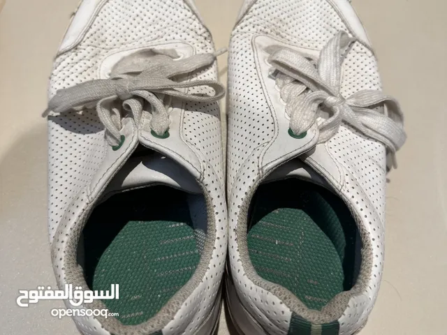 RO 5 each for all the Shoes. More than 10 pairs available