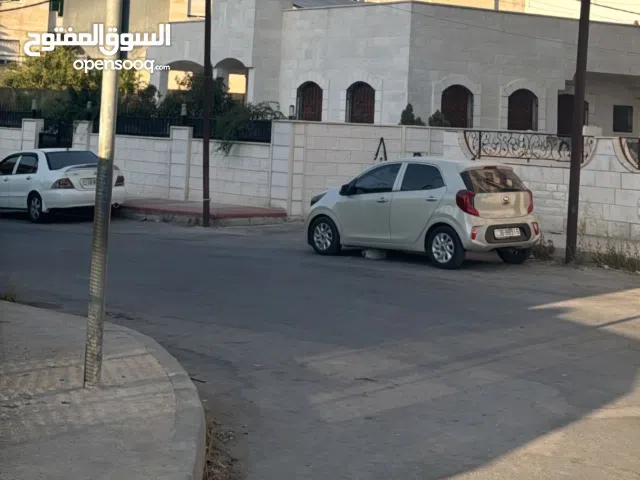270 m2 4 Bedrooms Townhouse for Sale in Irbid Al Hay Al Sharqy