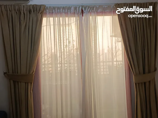 ستائر للبيع بعجمان للبيع العاجل استعمال قليل فقط