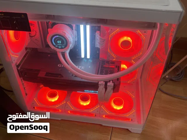 للبيع كمبيوتر ألعاب احترافي شبه جديد مع شاشة 320Hz