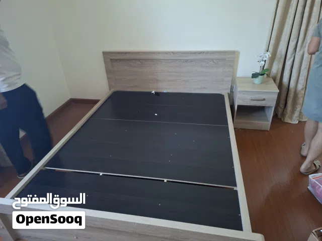 in a good Condition with two side table