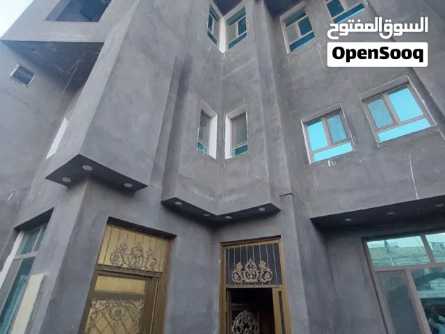 210 m2 More than 6 bedrooms Townhouse for Sale in Basra Juninah