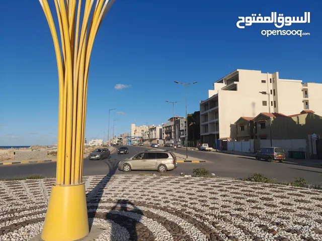 مبنى إداري حديث منظم للإيجار (شركة أو عيادة) 18غرفة بركادجو عام كبير طريق الكورنيش