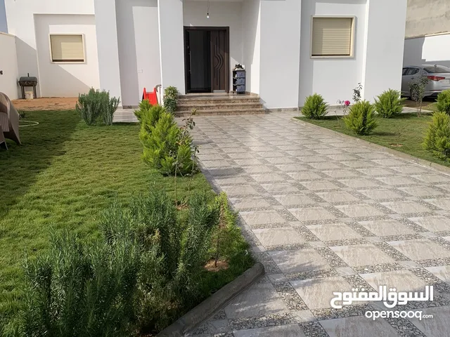 635 m2 Villa for Sale in Tripoli Ain Zara