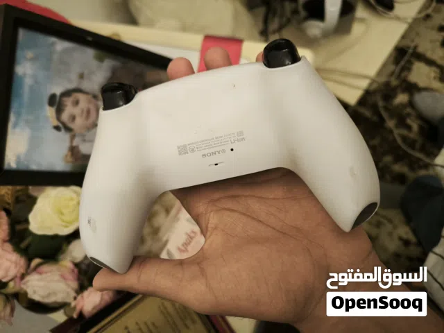 يد playstation 5 بلايستيشن اصليه