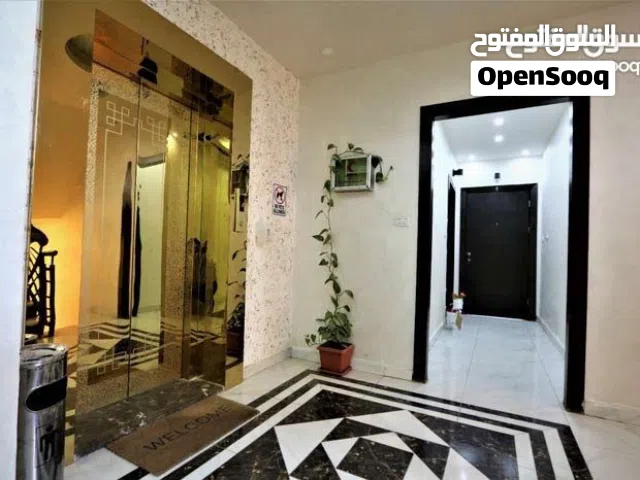 استديو مفروش بالسابع