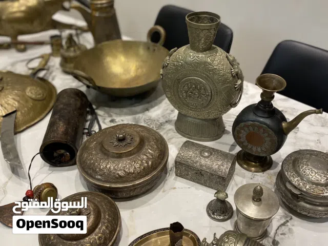نحاس وتحف تراثية مميزة للبيع