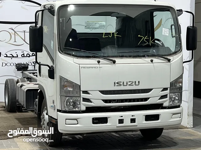 Tractor Unit Isuzu 2024 in Al Riyadh