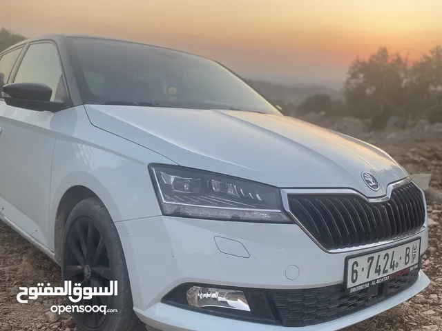 سكودا فابيا 2019 هاتشباك ، خمس مقاعد ، 1000 تيربو بنزين ، سيارة شركة يد أولى
