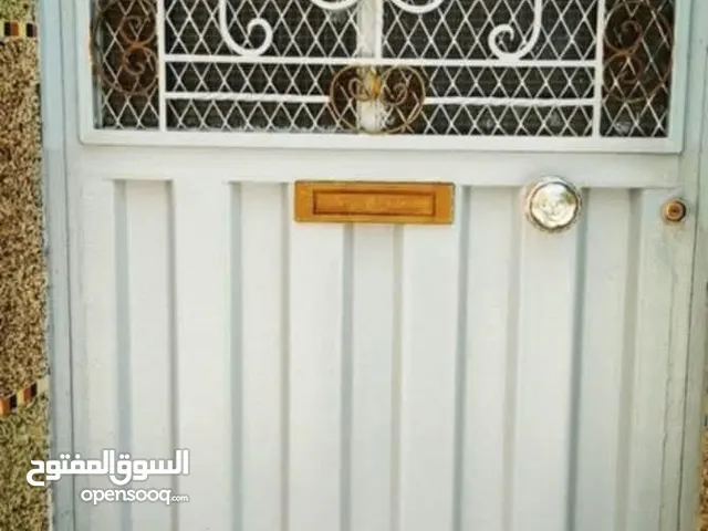 باب جيد و مستعمل للبيع