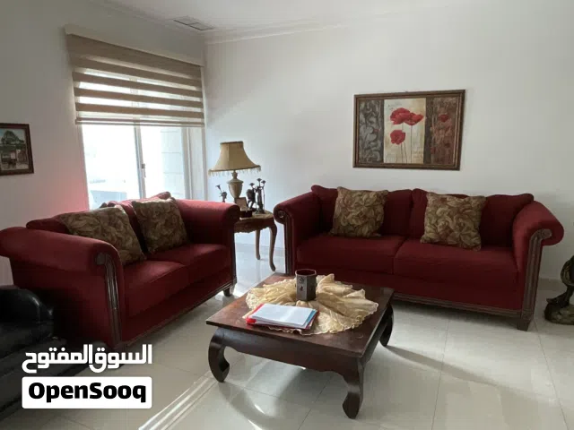 طقم صالون نوعية ممتازة بحالة جيدة جدا  عدد 2 قطع - 3 مقاعد و 2 مقاعد - Salon seating set