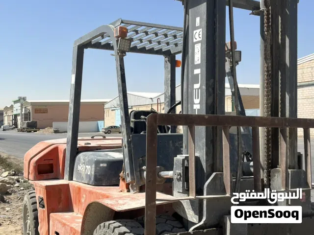 للبيع رافعه شوكيه 7 طن هيلي 2016