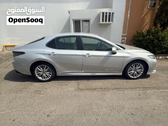 للبيع سيارة كامري 2019 LE أتوماتيك