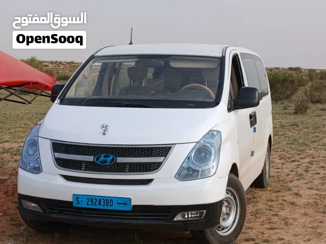 2010 هيونداي H1 Standard
