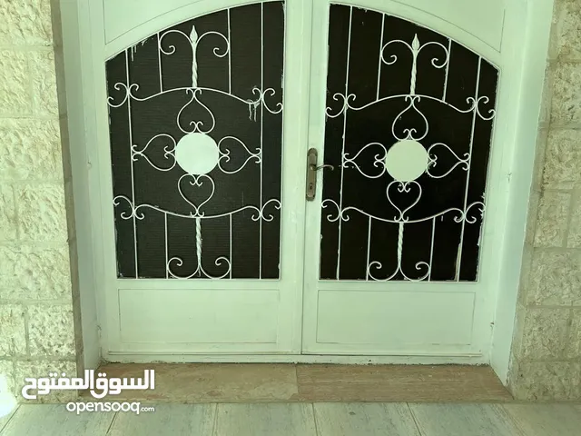 باب بحالة جيدة للبيع