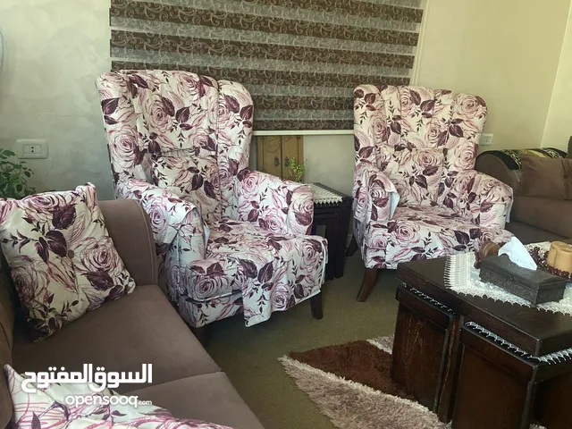 طقم كنب فاخر + طاولة سفرة