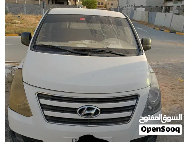 2015 هيونداي H1 GL
