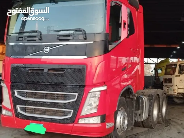 للبيع سيارة فولفو2015 سكسويل اساسي وارد والها فريزة قياس الماكينة 460اوتماتيك الجاد فاله طيب