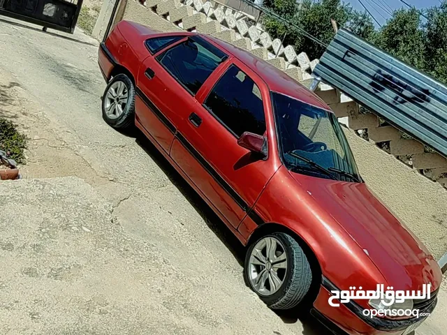 Opel Vectra 1990 in Al Karak