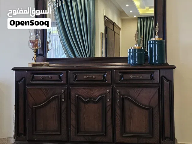 ديرسوار / بوفية سفرة نيو كلاسيك خشب جوزي سولد – فخامة بحالة شبه جديدة