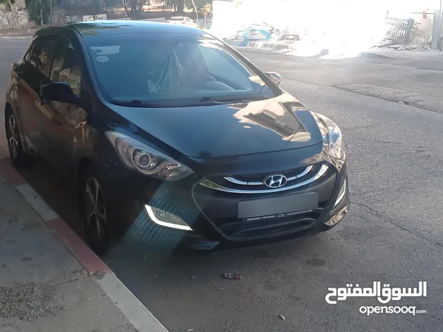 هيونداي i30 سنة 2016 اوتومات مع فتحة بانوراما....نخب