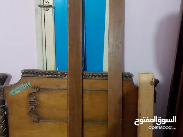 سرير خشب زان كبير 140 120 سويد ابيض دولاب عرض 2.5 متر ختمه محترمه وسعر ممتاز