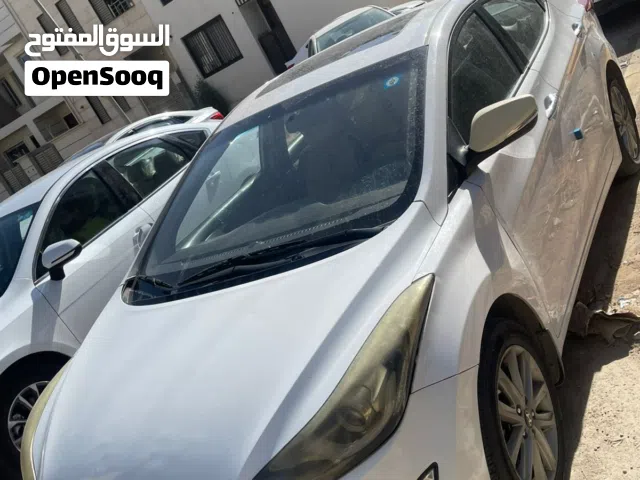 2016 هيونداي النترا Standard