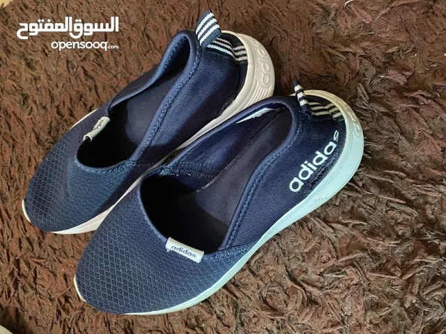 احذية نسائية شبه جديد