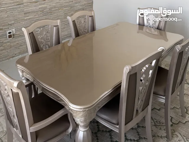 طاوله طعام