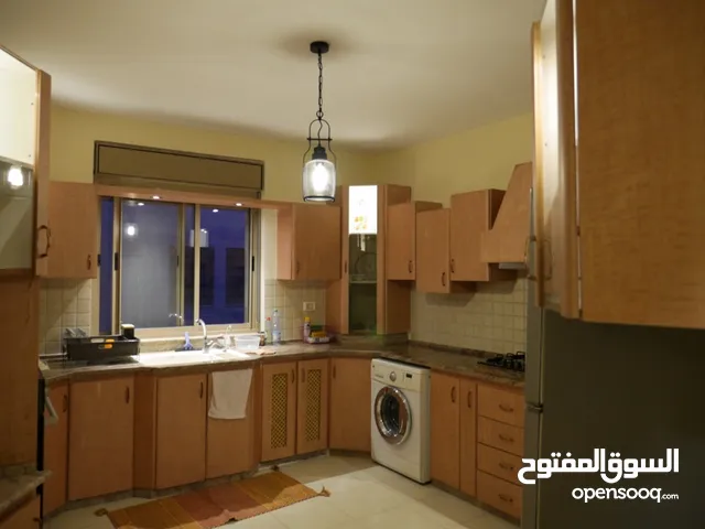 175 m2 3 Bedrooms Apartments for Rent in Ramallah and Al-Bireh Al Masyoon