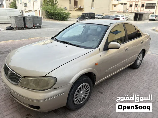 2005 نيسان صني Standard