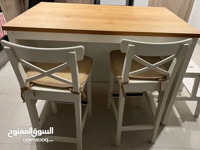 Kitchen island with 2 high chairs