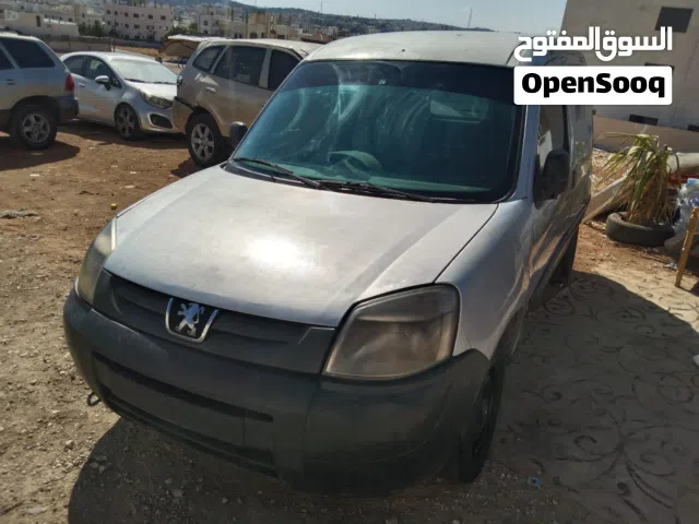 قطع بيجو ستروين فان بارنتر وبيجو 207