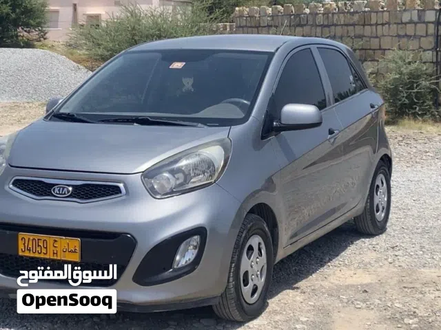2012 كيا بيكانتو Standard