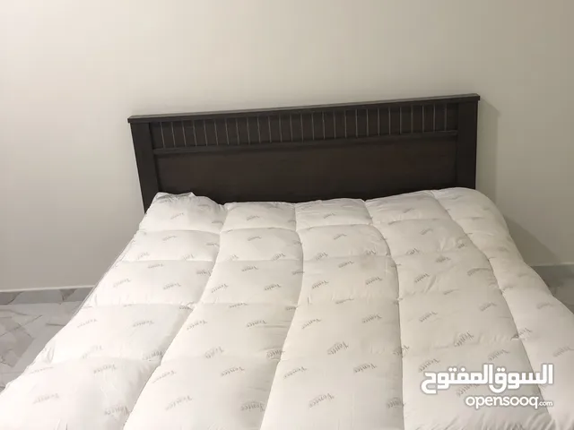 سرير نوم كبير