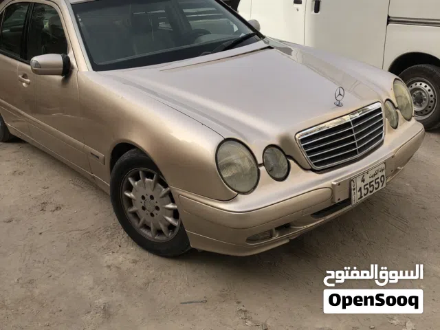 2002 مرسيدس بنز الفئة-E E 200
