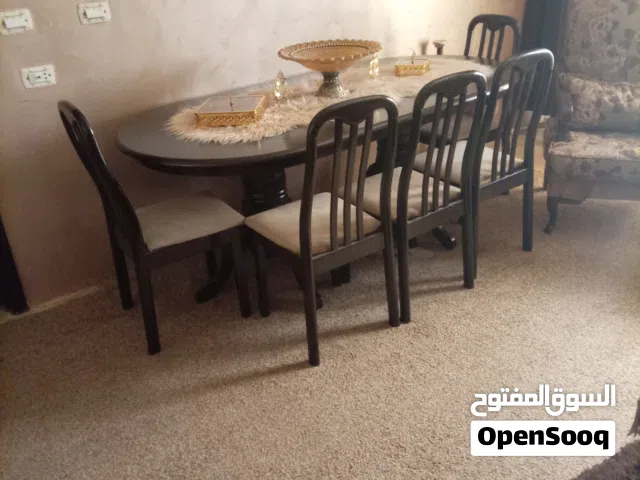 طاوله سفره مع خمس مقاعد