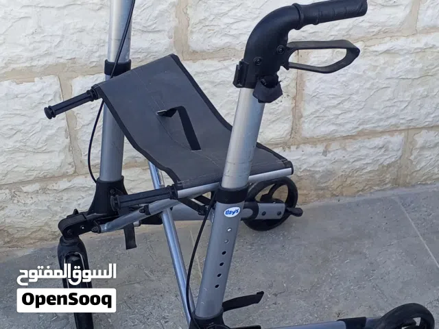 ووكر بعجلين 15  ووكر ب 4عجلات السعر 35 كرسي تواليت 25دينار  عكازات السعر 10 كرسي استحمام 12