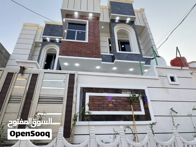 200 m2 More than 6 bedrooms Townhouse for Sale in Basra Abu Al-Khaseeb