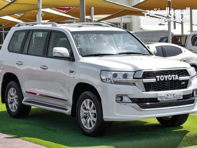 Toyota Land Cruiser 2016 in Sharjah