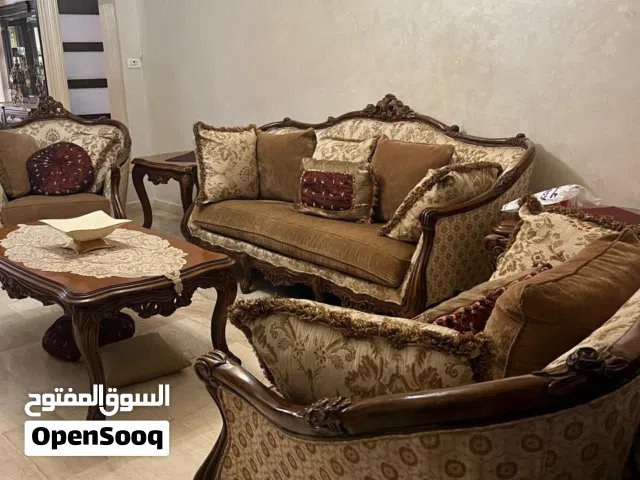 طقم ضيوف شبه جديد