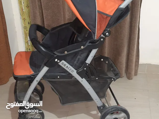 عربية أطفال Graco مريحة وأمان قابلة للطي وبحالة ممتازة مناسبة من الولادة لـ3 سنوات استعمال خفيف جدا
