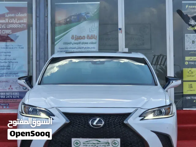 لكزس ES 350 F 2022 تسجيل جديد بحادث جدآ بسيط وممشى جداً بسيط 15 الف ميل فقط السياره بحاله الوكاله ..