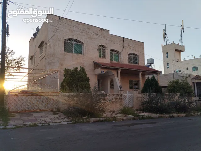 175 m2 3 Bedrooms Townhouse for Sale in Amman Al Muqabalain