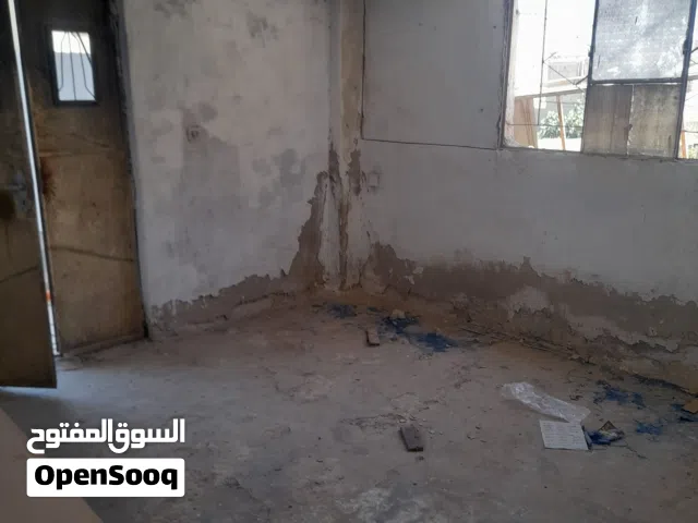 شقة للايجار مستقلة بمدخل مستقل تسوية الزرقاء