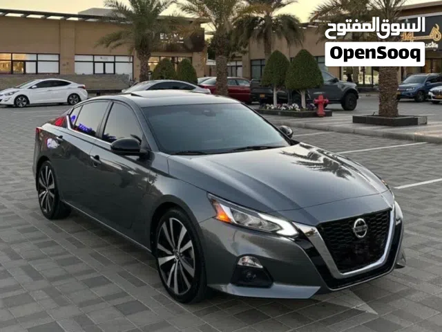 2020 نيسان التيما SR