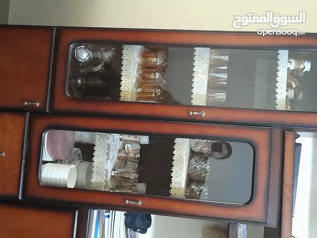 كنب + بوفيه للبيع بحاله جيده السعر 150