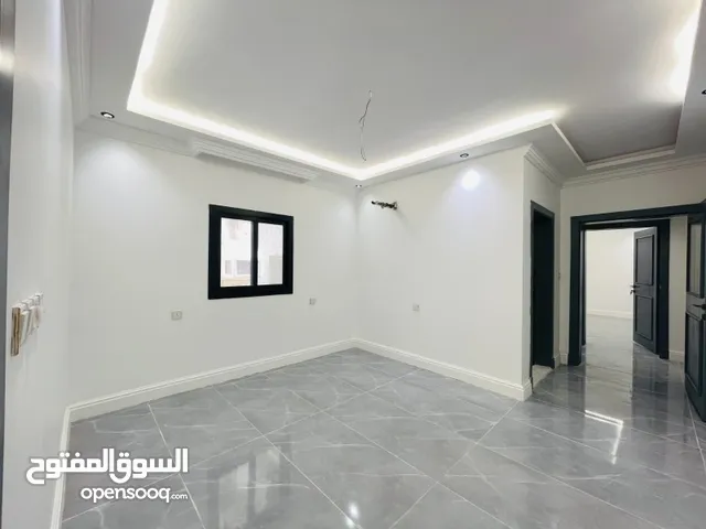 130 m2 4 Bedrooms Apartments for Sale in Jeddah Al Faisaliah
