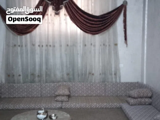 فراش عربي بحالة ممتازة للبيع بسعر حرق