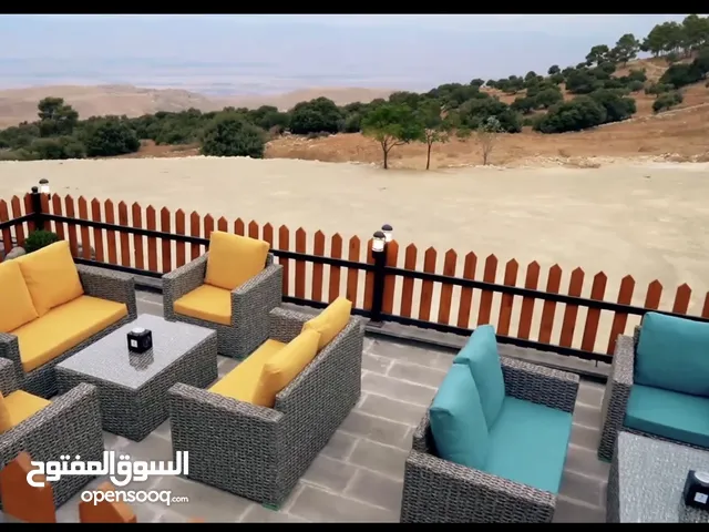 اطقم راتان خارجي طاوله وكراسي وكنب وطاوله للبيع بسعر مغري يوجد 30 طاوله مع كراسي وستة اطقم كنب